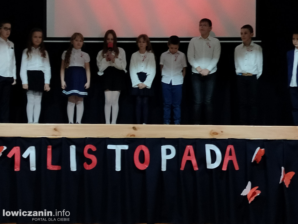 Akademia z okazji 11 listopada w szkole w Popowie