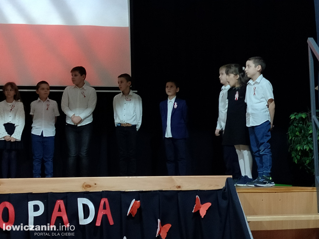 Akademia z okazji 11 listopada w szkole w Popowie