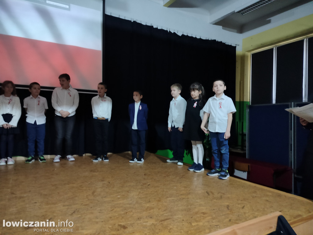 Akademia z okazji 11 listopada w szkole w Popowie