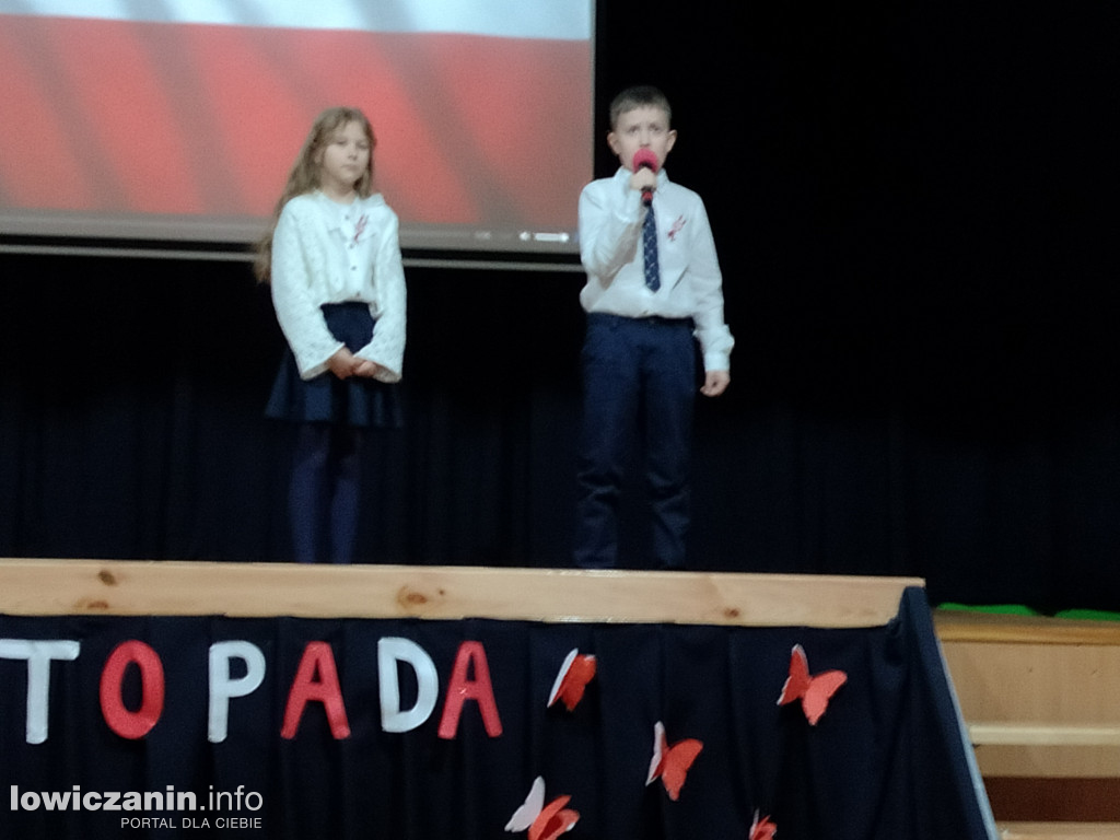 Akademia z okazji 11 listopada w szkole w Popowie