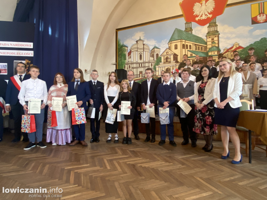 105. rocznica odzyskania przez Polskę Niepodległości i święto szkoły ZST w Łowiczu
