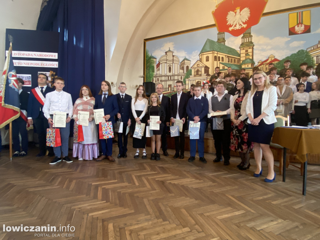105. rocznica odzyskania przez Polskę Niepodległości i święto szkoły ZST w Łowiczu