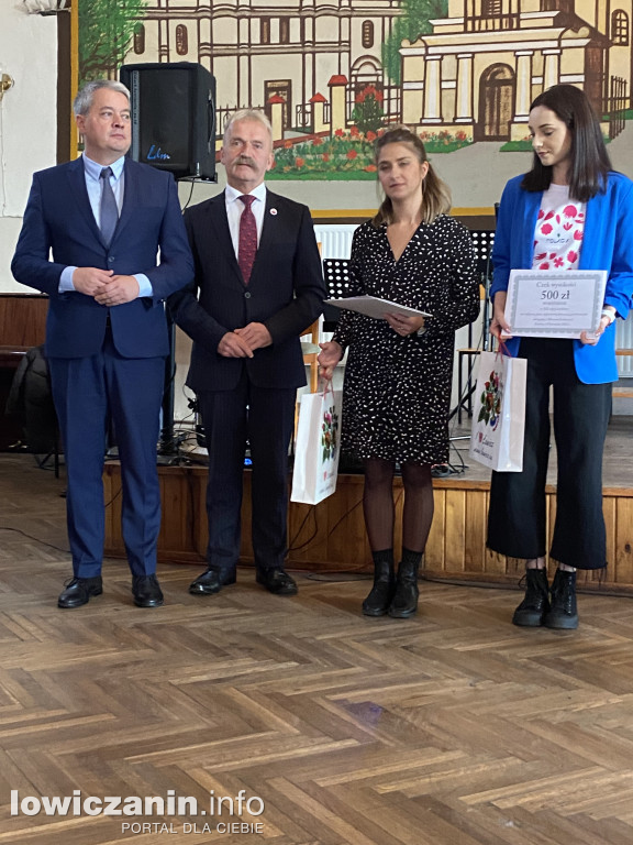105. rocznica odzyskania przez Polskę Niepodległości i święto szkoły ZST w Łowiczu