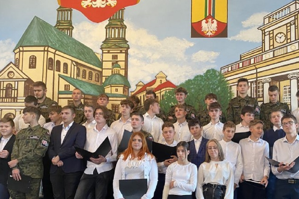 105. rocznica odzyskania przez Polskę Niepodległości i święto szkoły ZST w Łowiczu