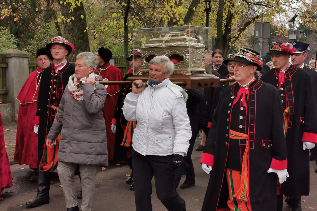 Procesja z relikwiami św. Wiktorii w Łowiczu