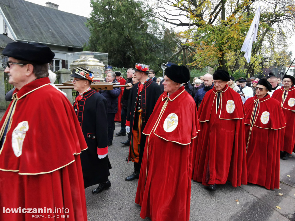 Procesja z relikwiami św. Wiktorii w Łowiczu