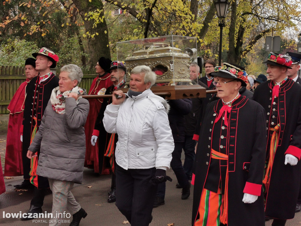 Procesja z relikwiami św. Wiktorii w Łowiczu