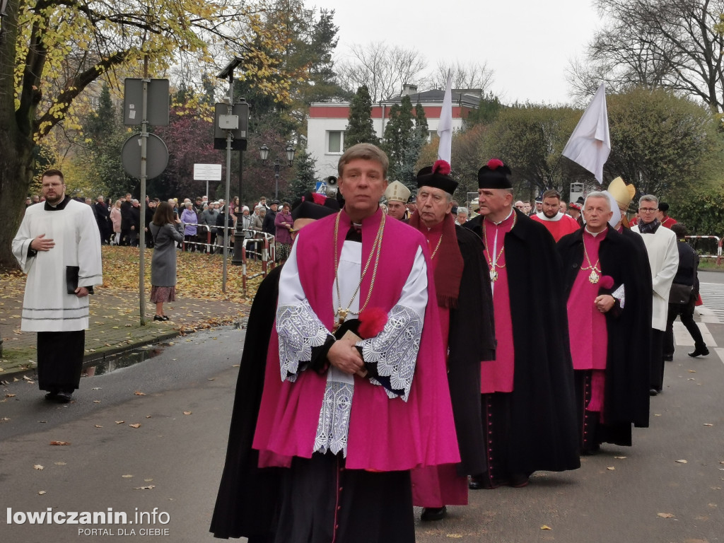 Procesja z relikwiami św. Wiktorii w Łowiczu
