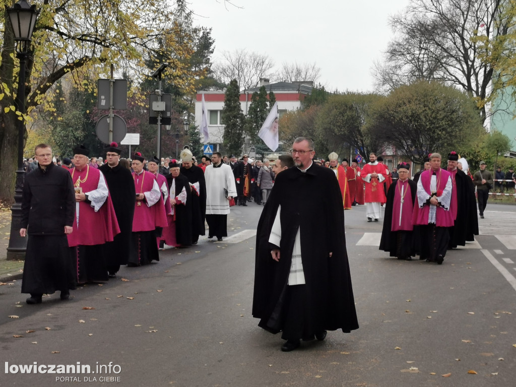 Procesja z relikwiami św. Wiktorii w Łowiczu