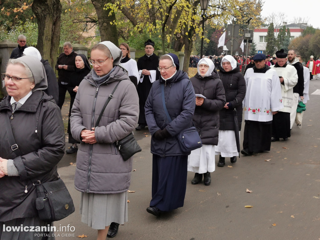 Procesja z relikwiami św. Wiktorii w Łowiczu