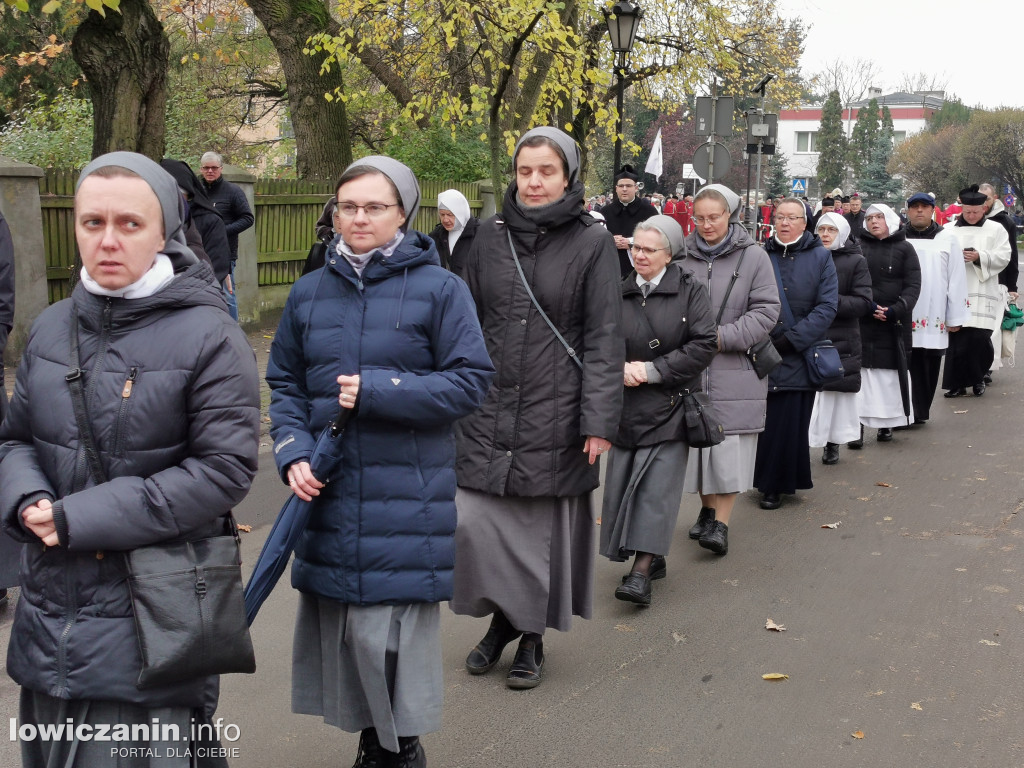 Procesja z relikwiami św. Wiktorii w Łowiczu