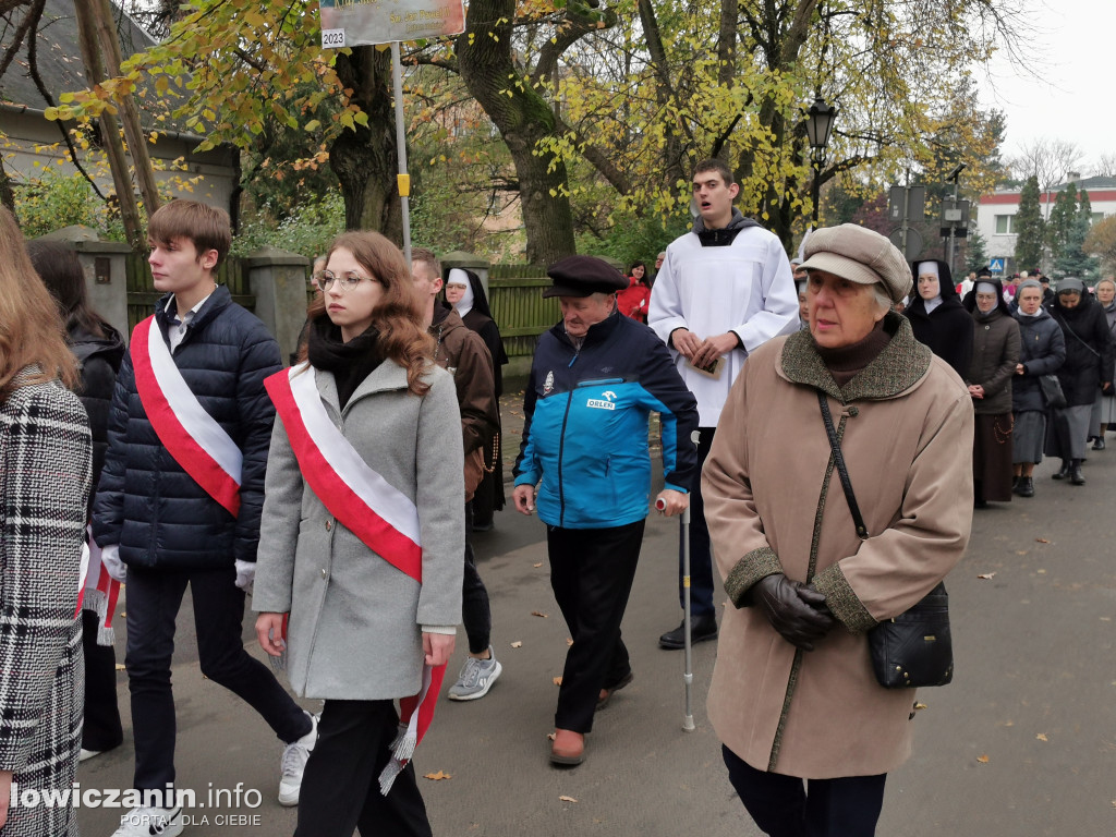 Procesja z relikwiami św. Wiktorii w Łowiczu