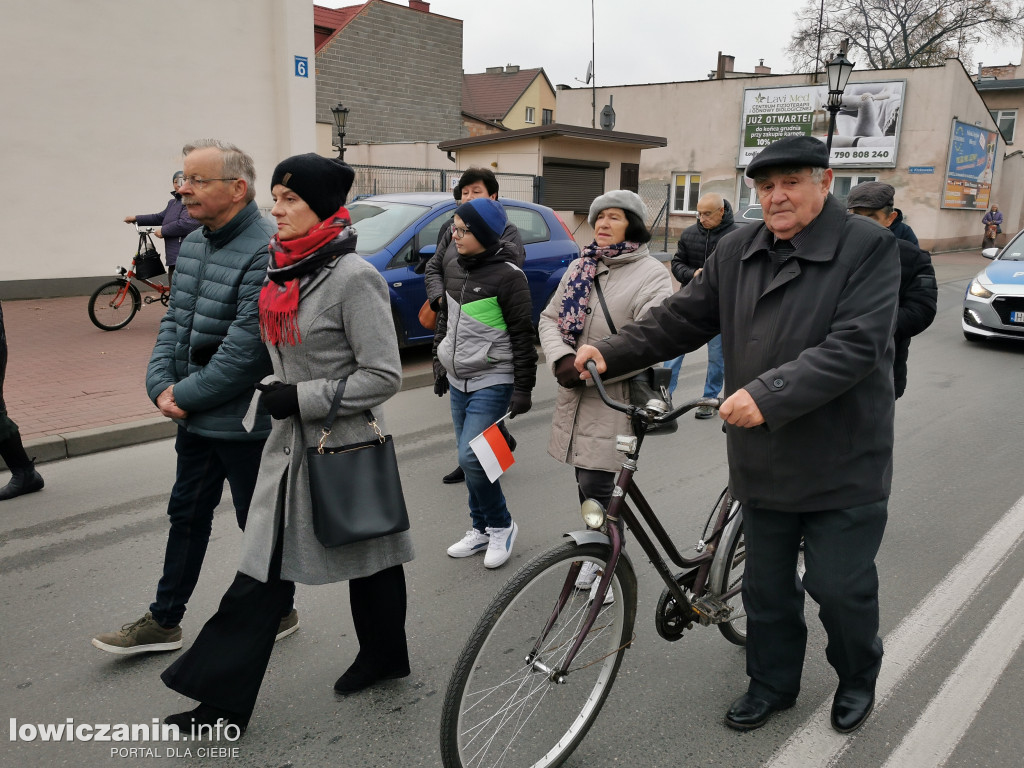 Procesja z relikwiami św. Wiktorii w Łowiczu