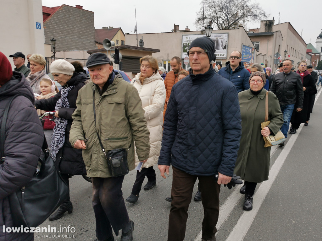 Procesja z relikwiami św. Wiktorii w Łowiczu