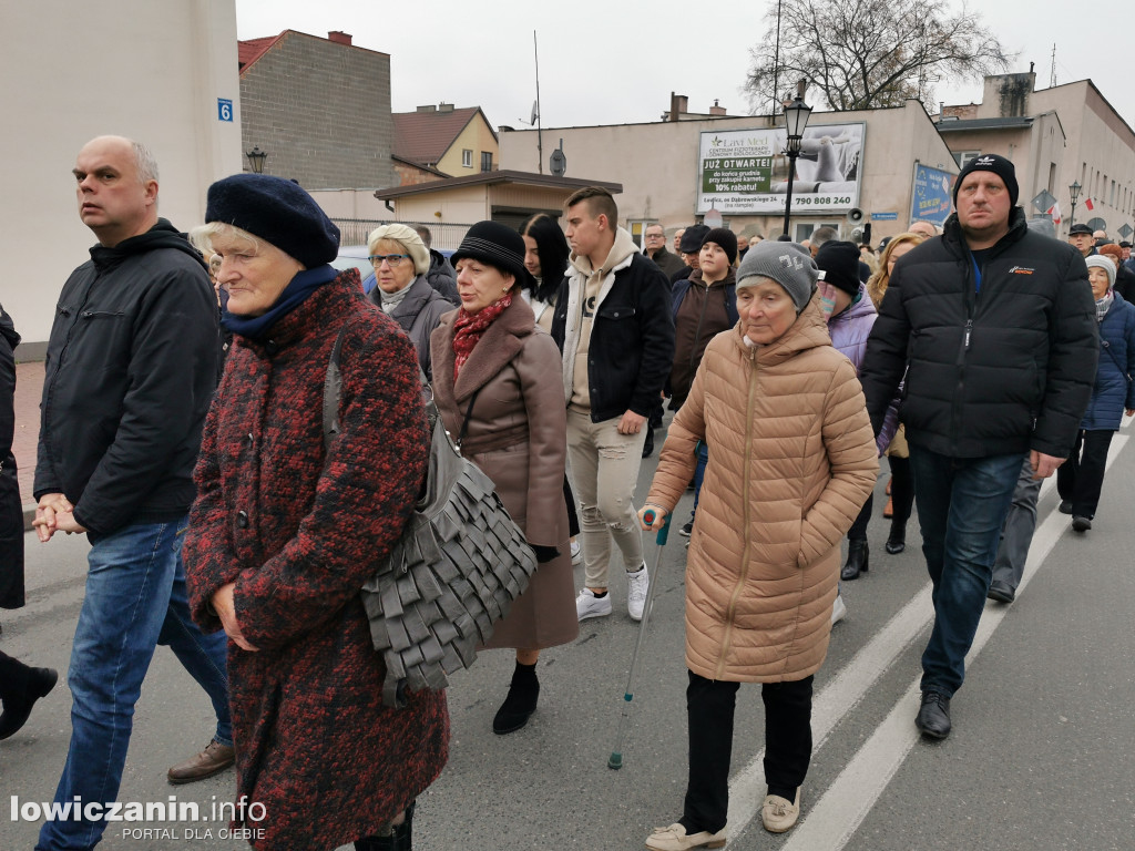 Procesja z relikwiami św. Wiktorii w Łowiczu