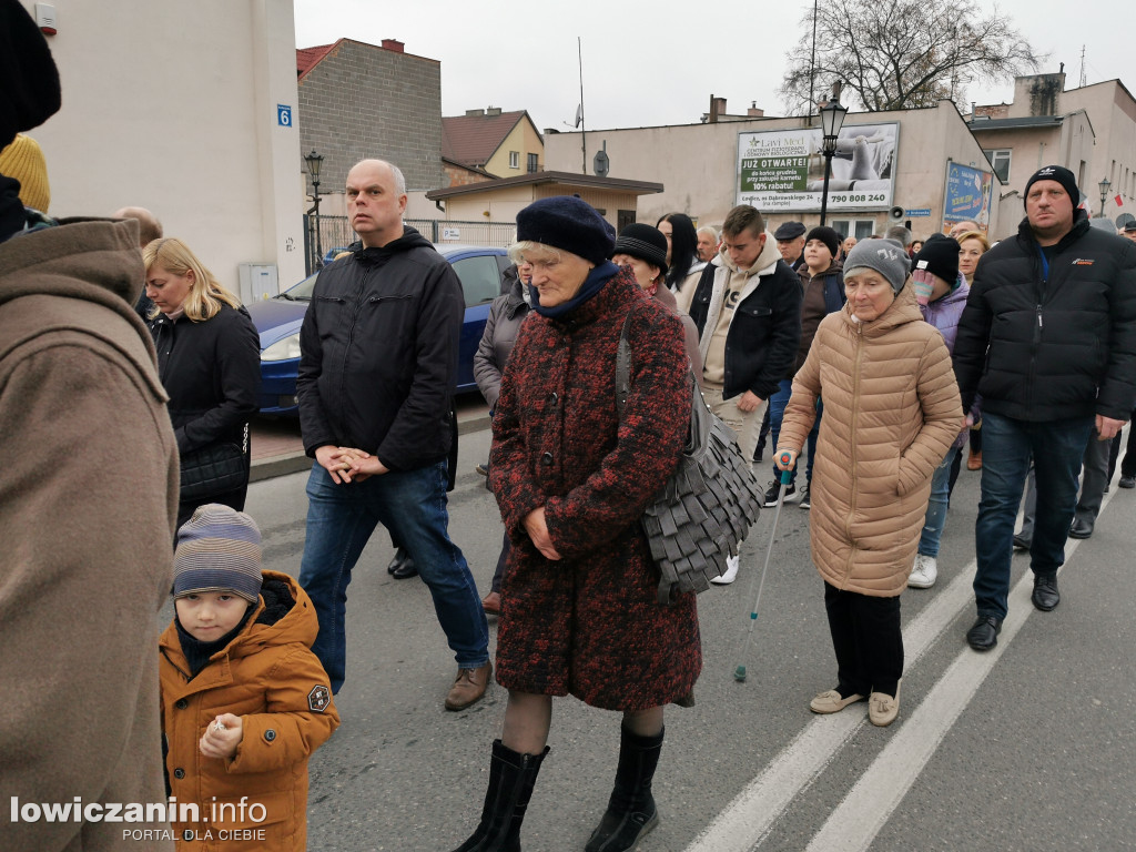 Procesja z relikwiami św. Wiktorii w Łowiczu