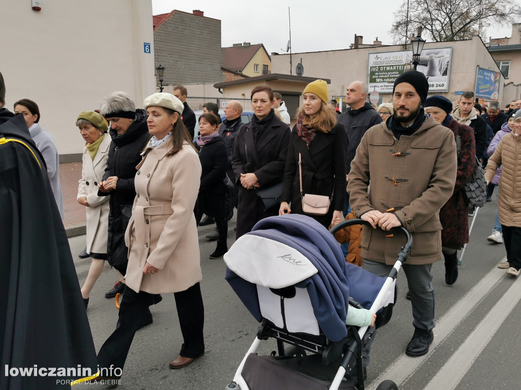 Procesja z relikwiami św. Wiktorii w Łowiczu