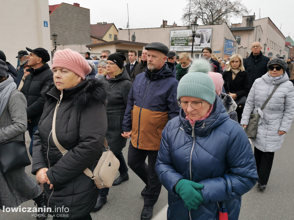 Procesja z relikwiami św. Wiktorii w Łowiczu