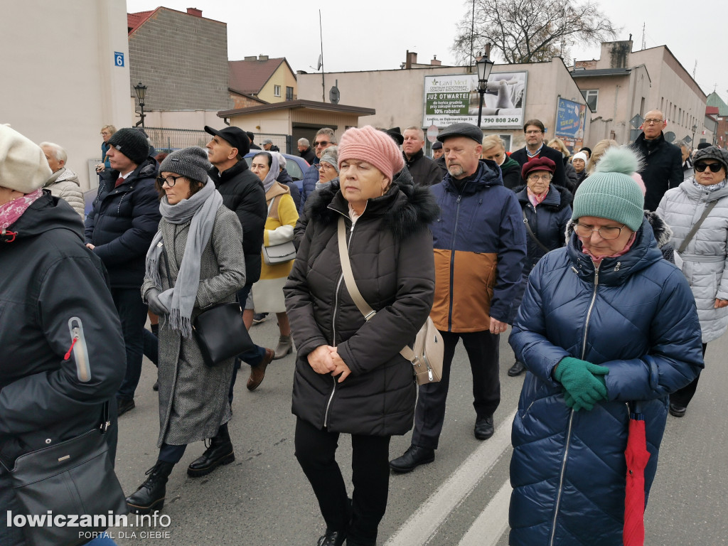 Procesja z relikwiami św. Wiktorii w Łowiczu