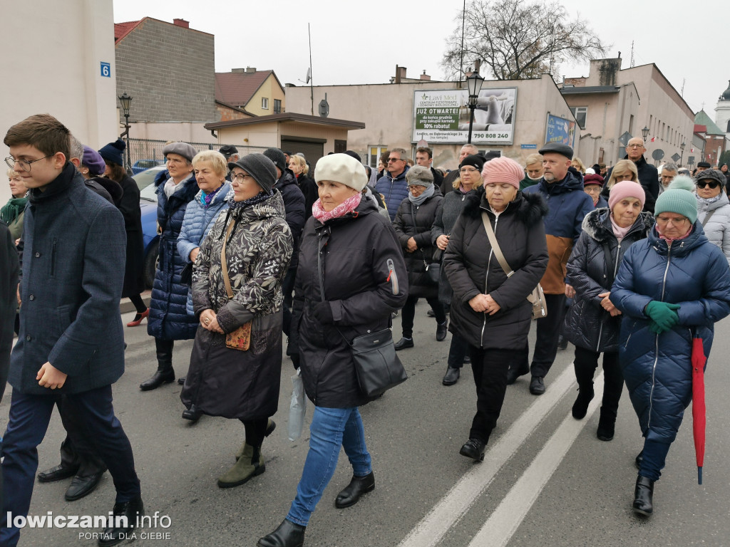 Procesja z relikwiami św. Wiktorii w Łowiczu