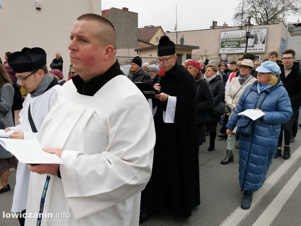 Procesja z relikwiami św. Wiktorii w Łowiczu