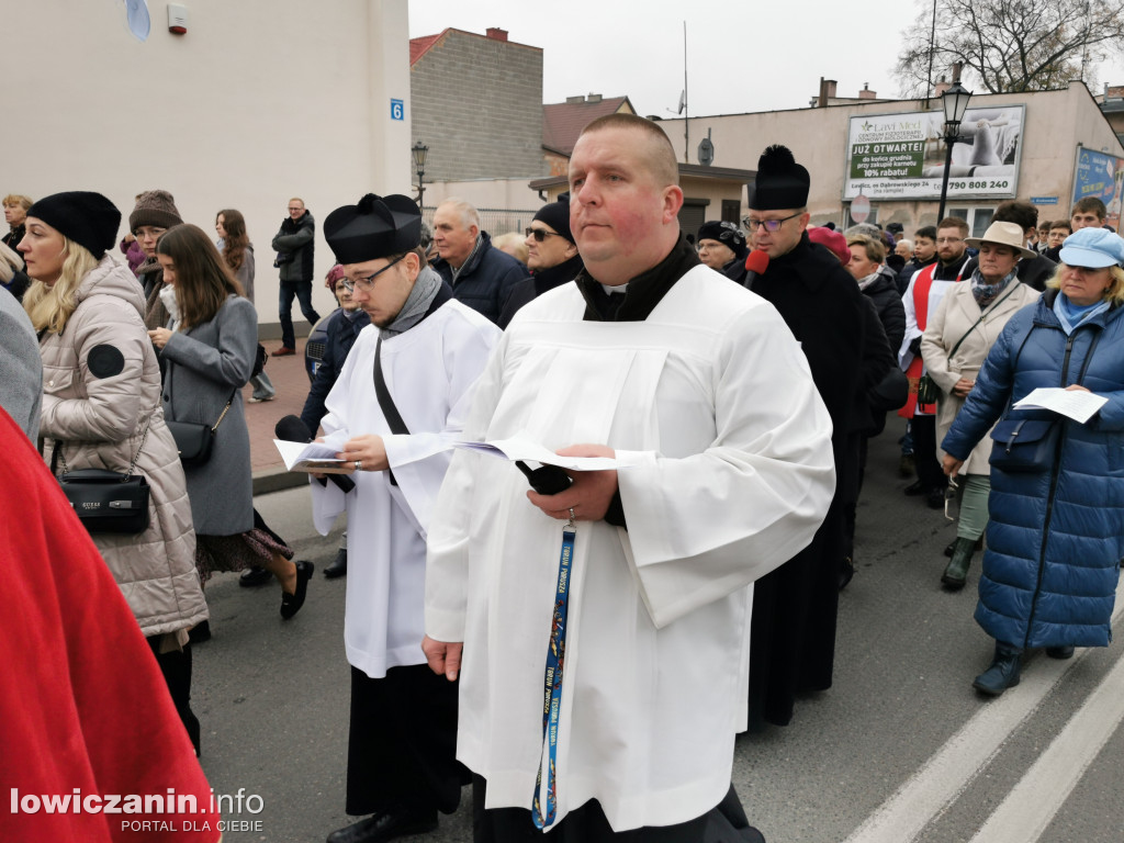 Procesja z relikwiami św. Wiktorii w Łowiczu