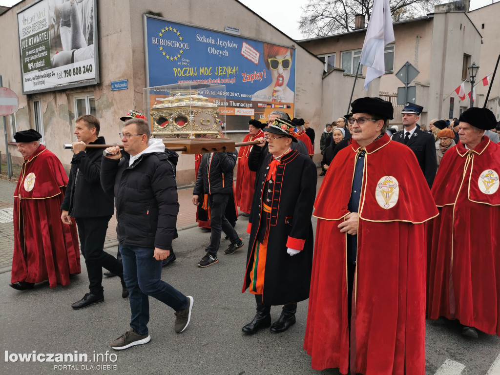 Procesja z relikwiami św. Wiktorii w Łowiczu