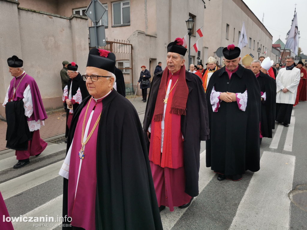 Procesja z relikwiami św. Wiktorii w Łowiczu