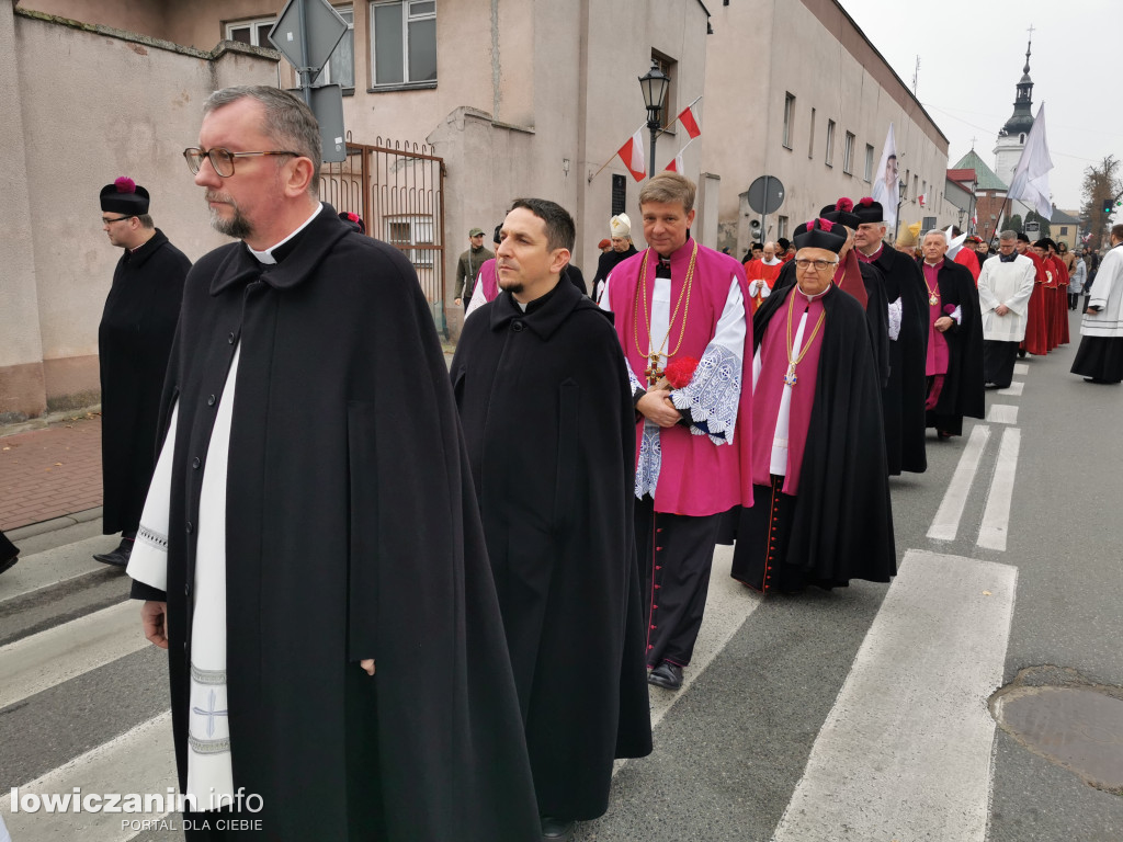 Procesja z relikwiami św. Wiktorii w Łowiczu