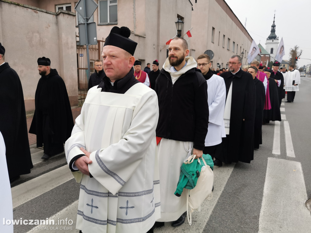 Procesja z relikwiami św. Wiktorii w Łowiczu
