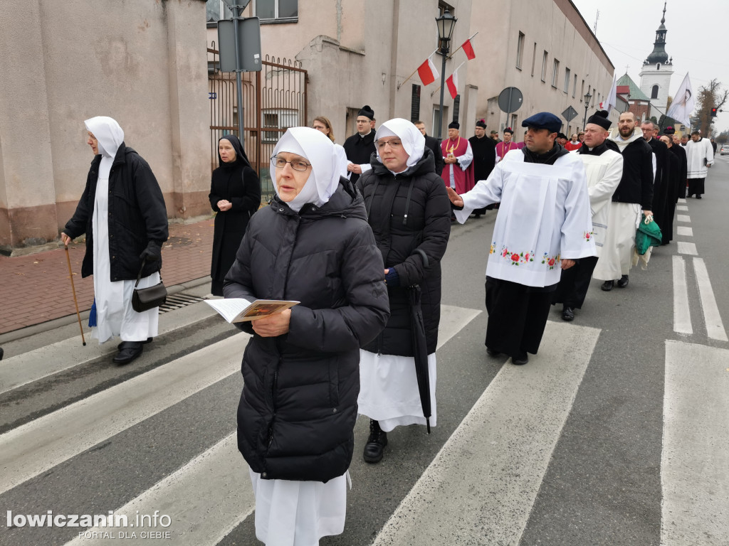 Procesja z relikwiami św. Wiktorii w Łowiczu