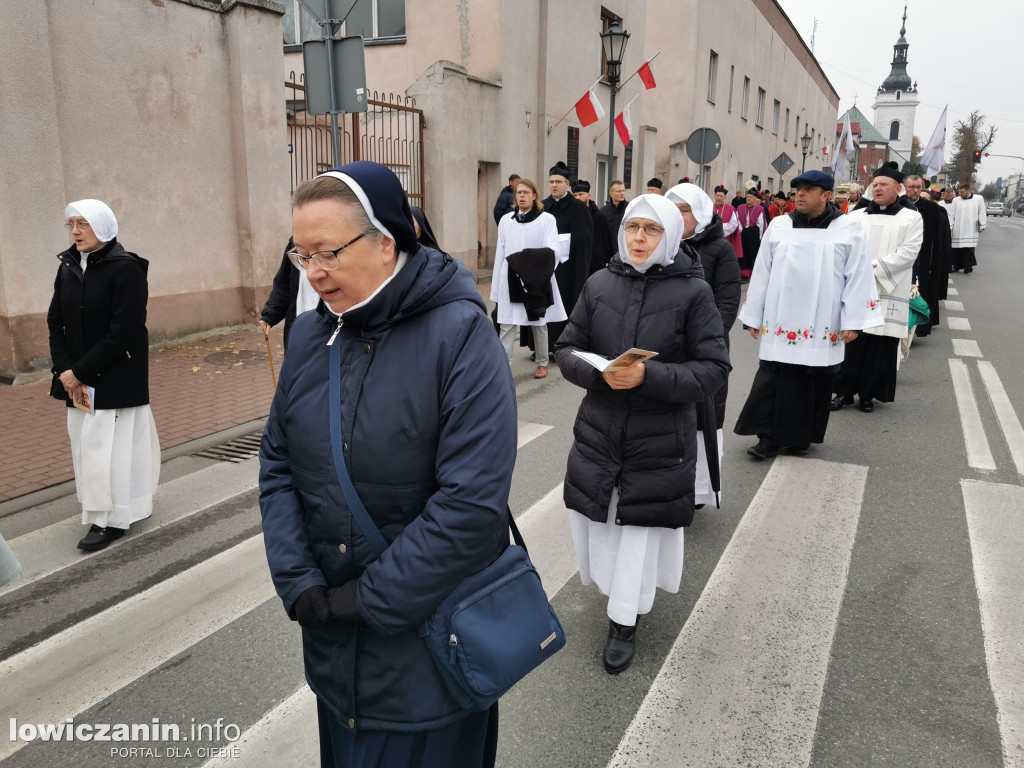Procesja z relikwiami św. Wiktorii w Łowiczu