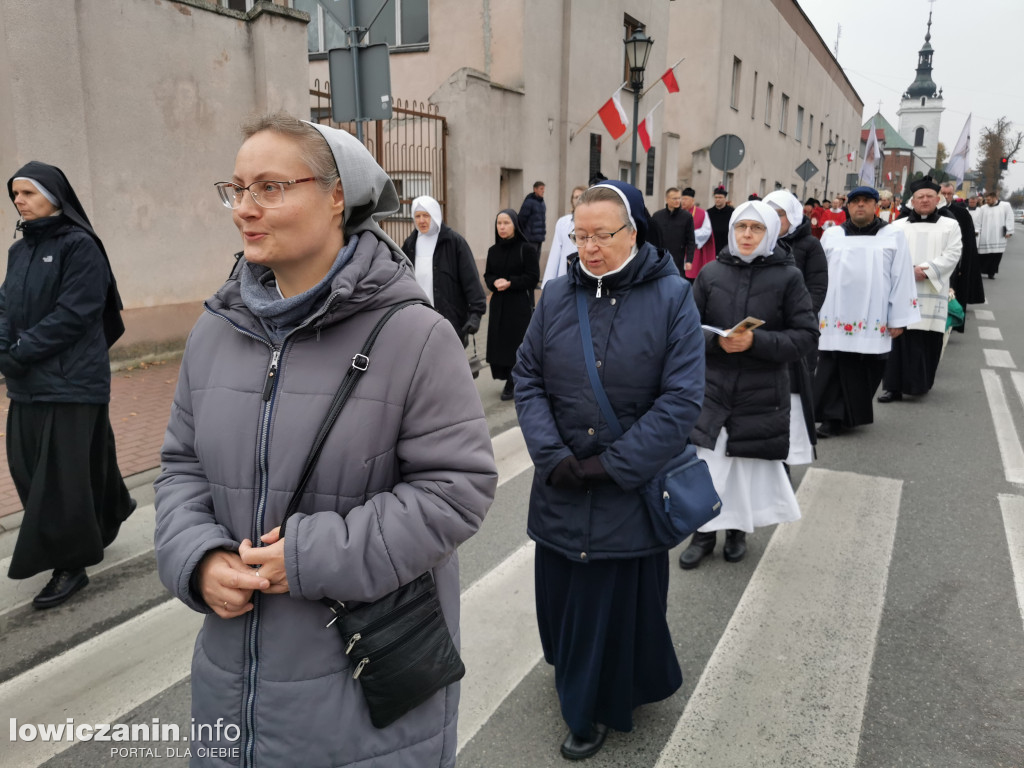 Procesja z relikwiami św. Wiktorii w Łowiczu