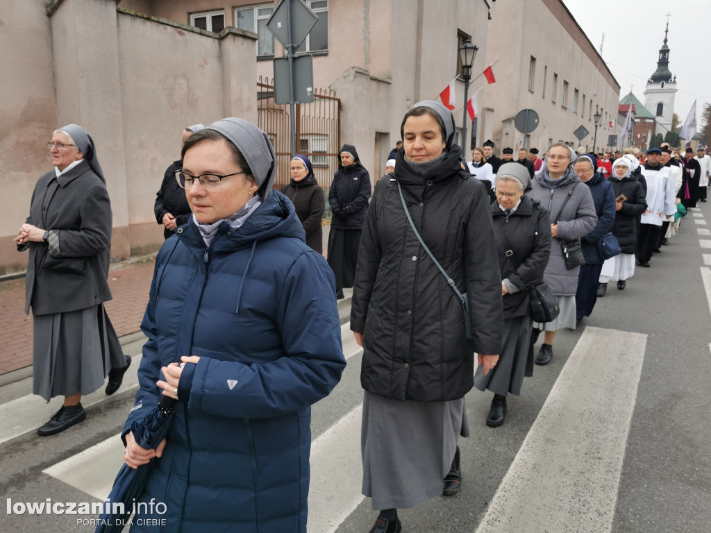 Procesja z relikwiami św. Wiktorii w Łowiczu
