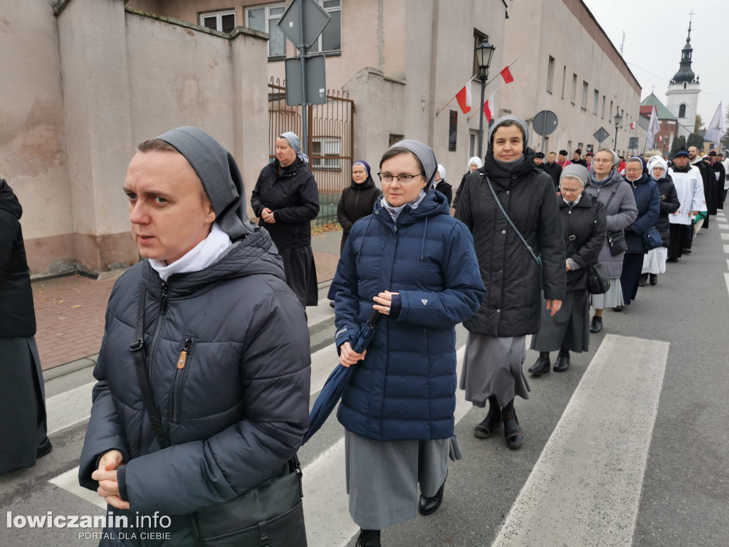 Procesja z relikwiami św. Wiktorii w Łowiczu