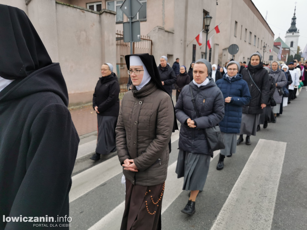 Procesja z relikwiami św. Wiktorii w Łowiczu
