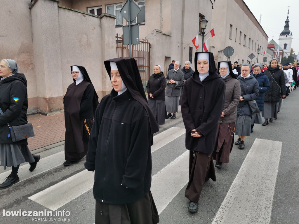 Procesja z relikwiami św. Wiktorii w Łowiczu