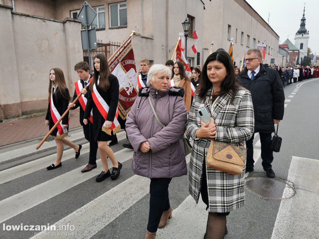 Procesja z relikwiami św. Wiktorii w Łowiczu