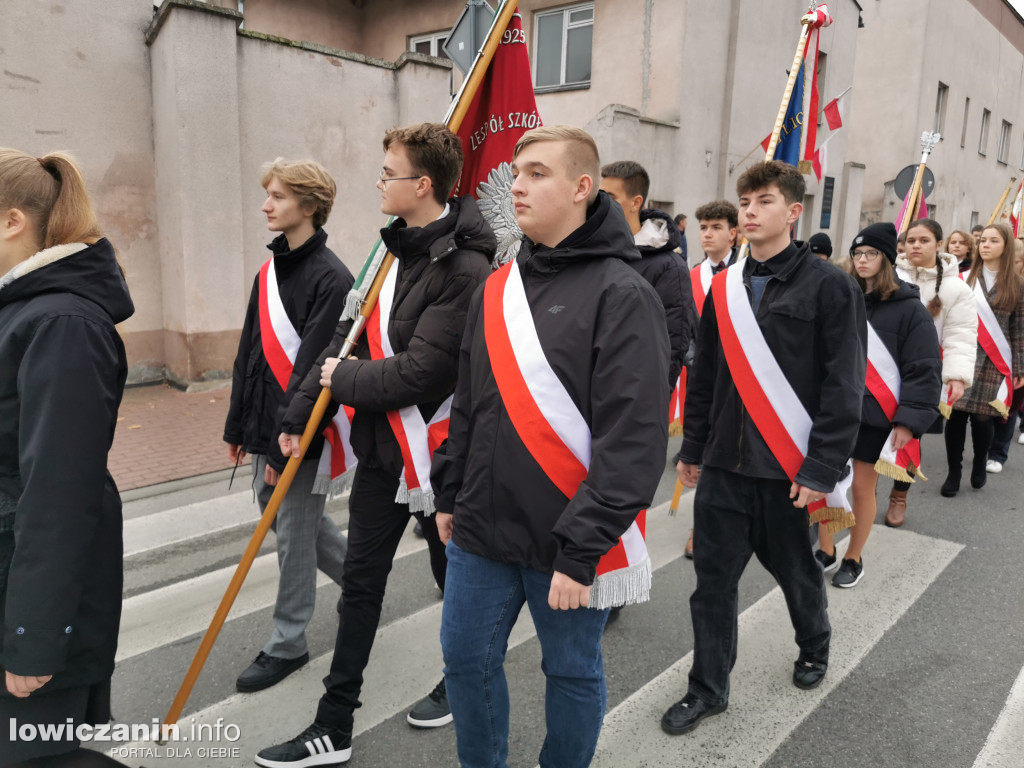 Procesja z relikwiami św. Wiktorii w Łowiczu