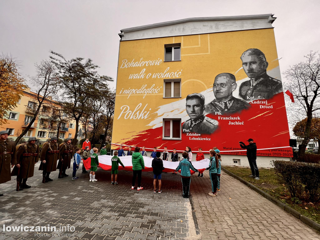 W Łowiczu odsłonięto historyczny mural