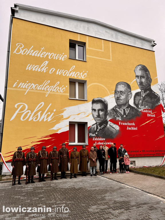 W Łowiczu odsłonięto historyczny mural