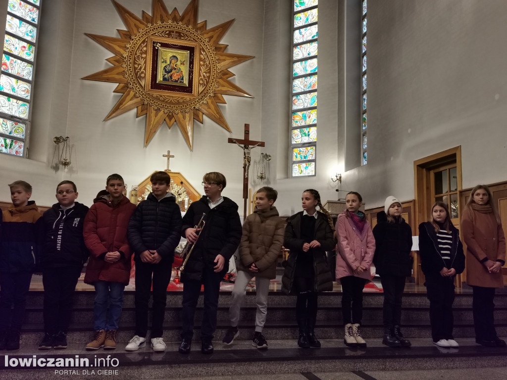 Przedstawienie uczniów w kościele na Korabce