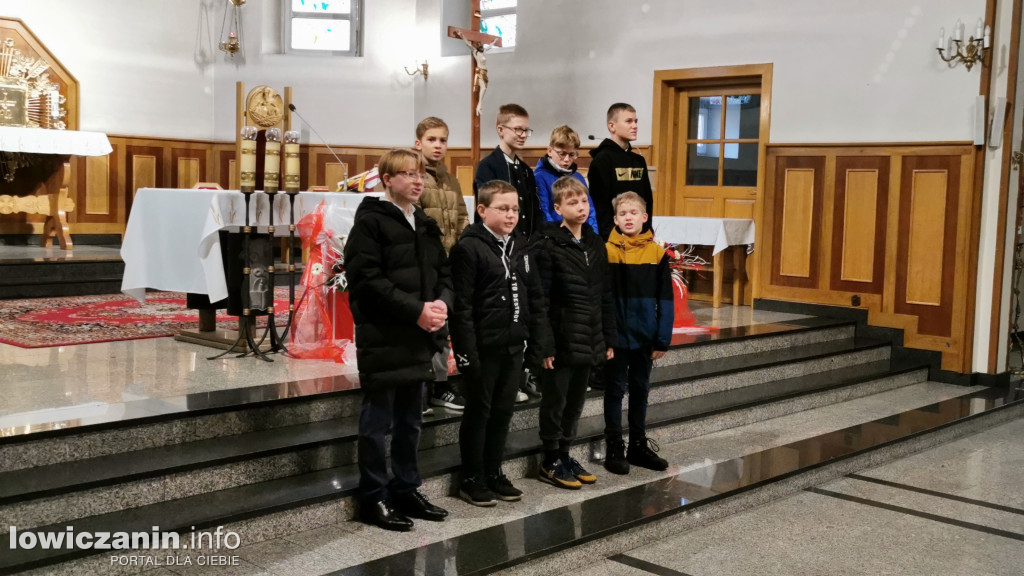 Przedstawienie uczniów w kościele na Korabce