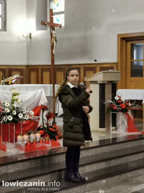 Przedstawienie uczniów w kościele na Korabce