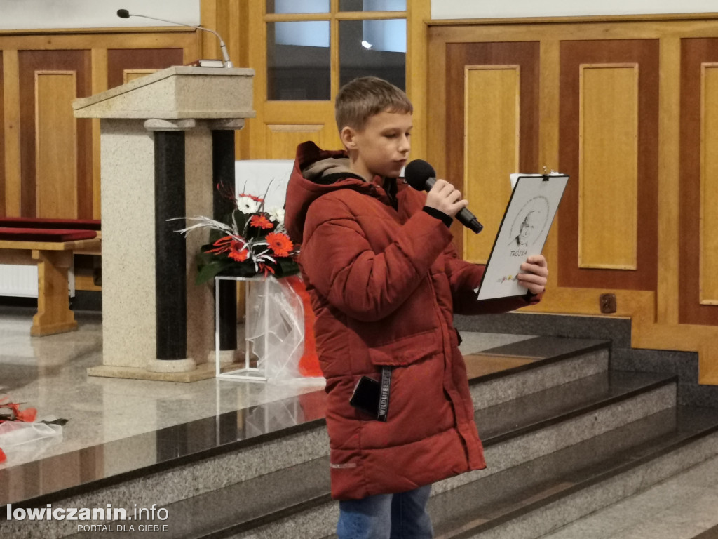 Przedstawienie uczniów w kościele na Korabce