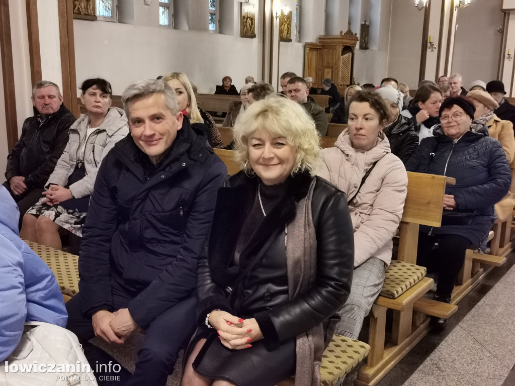 Przedstawienie uczniów w kościele na Korabce