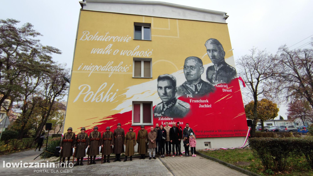 Fotorealcja z odsłonięcia muralu na Kostce