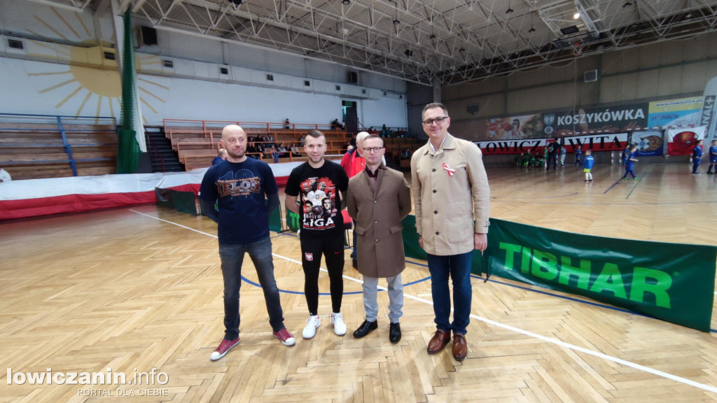 Fotorealcja z odsłonięcia muralu na Kostce