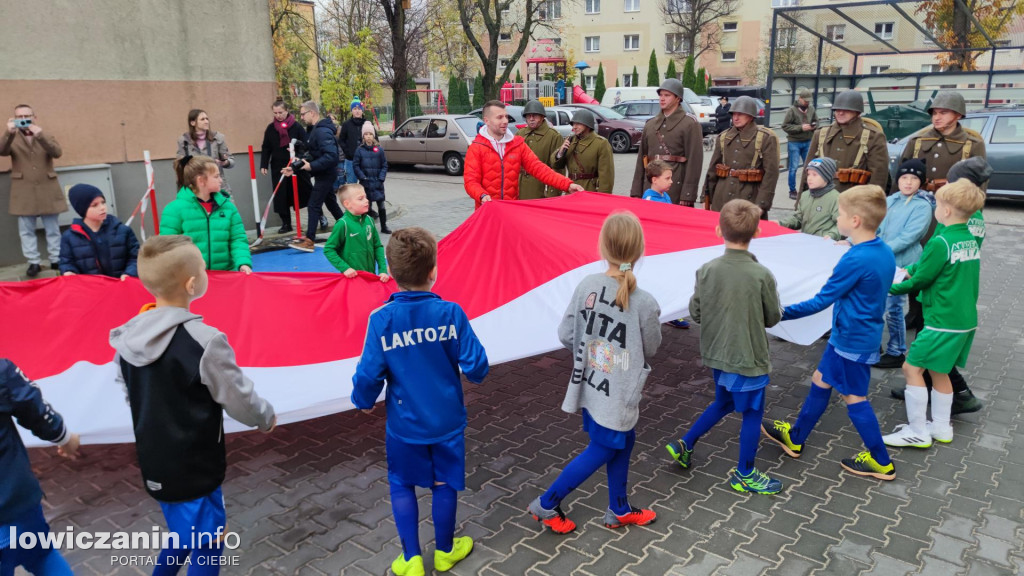 Fotorealcja z odsłonięcia muralu na Kostce