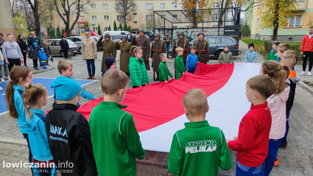 Fotorealcja z odsłonięcia muralu na Kostce
